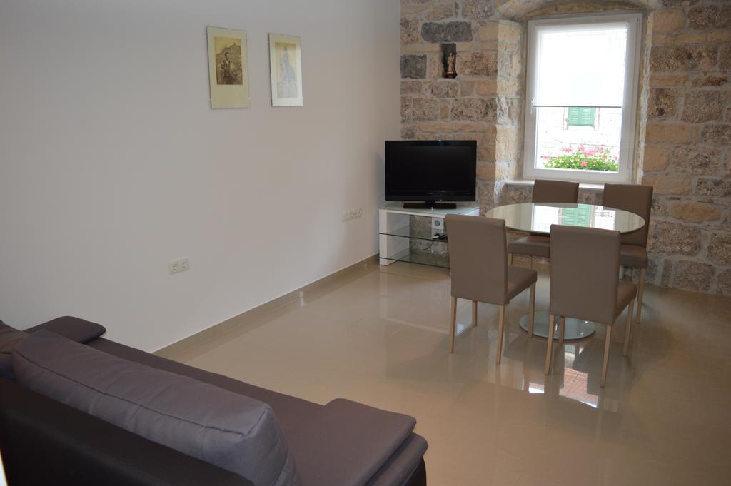 Mila Apartment Sinj Exterior foto